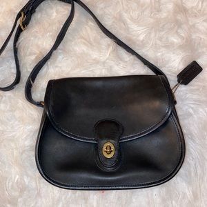 Vintage collegiate COACH crossbody rare find
